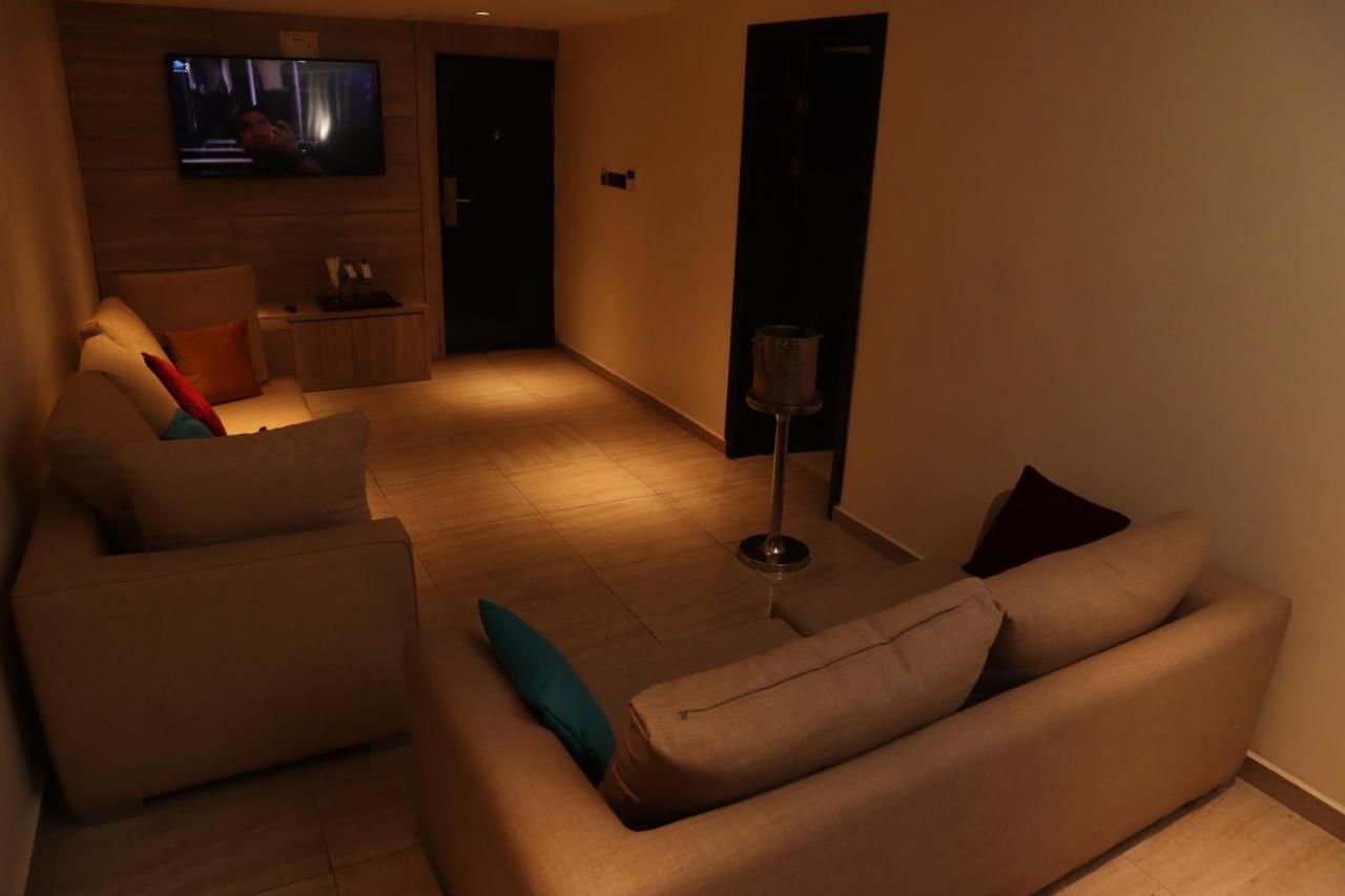 Monty Suites Calabar Exterior photo